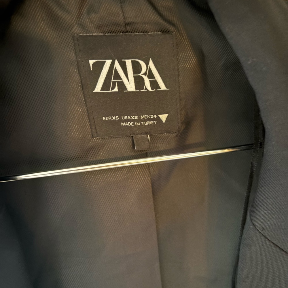 Zara Black Cropped Blazer - Picture 3 of 3